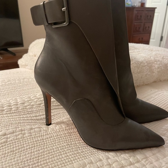 Grey calf boots . Pour la victoire - Picture 3 of 6